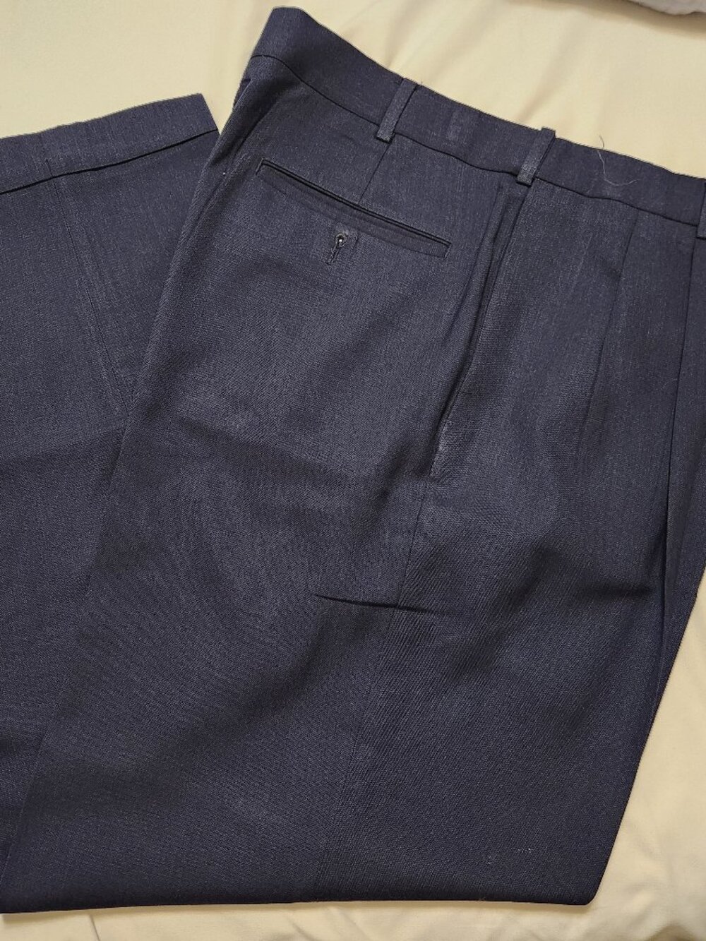 *Relisted: Roundtree & Yorke 34"x29" Navy Pleated Dress Pants